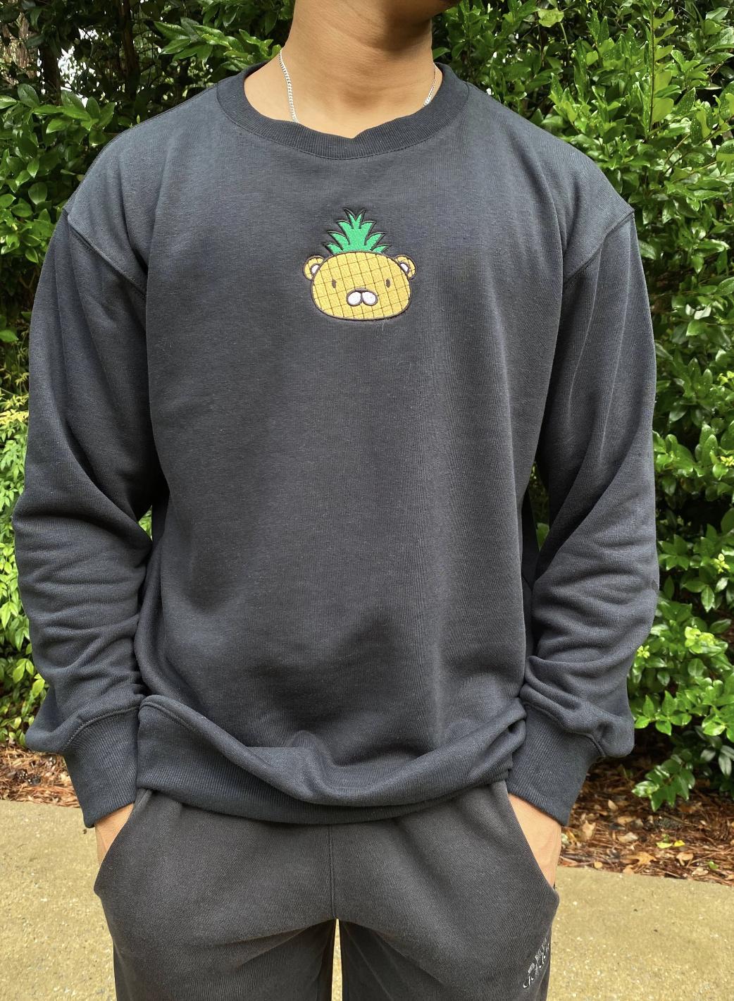 Pineabur Black Crewneck: Cute Japan Style Cotton Blend